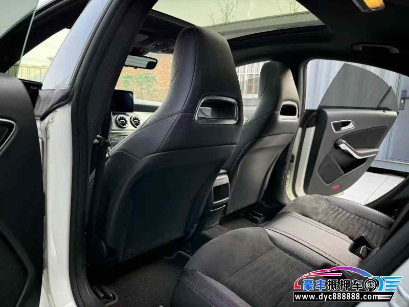 17年奔驰CLA轿车抵押车出售