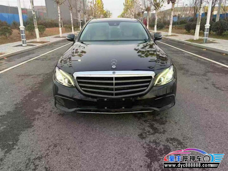 17年奔驰E轿车抵押车出售