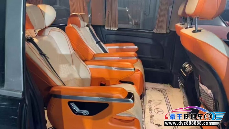 23年奔驰威霆轿车抵押车出售