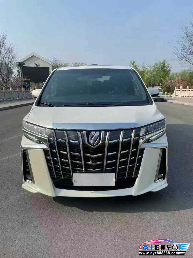 抵押车出售17年丰田埃尔法轿车