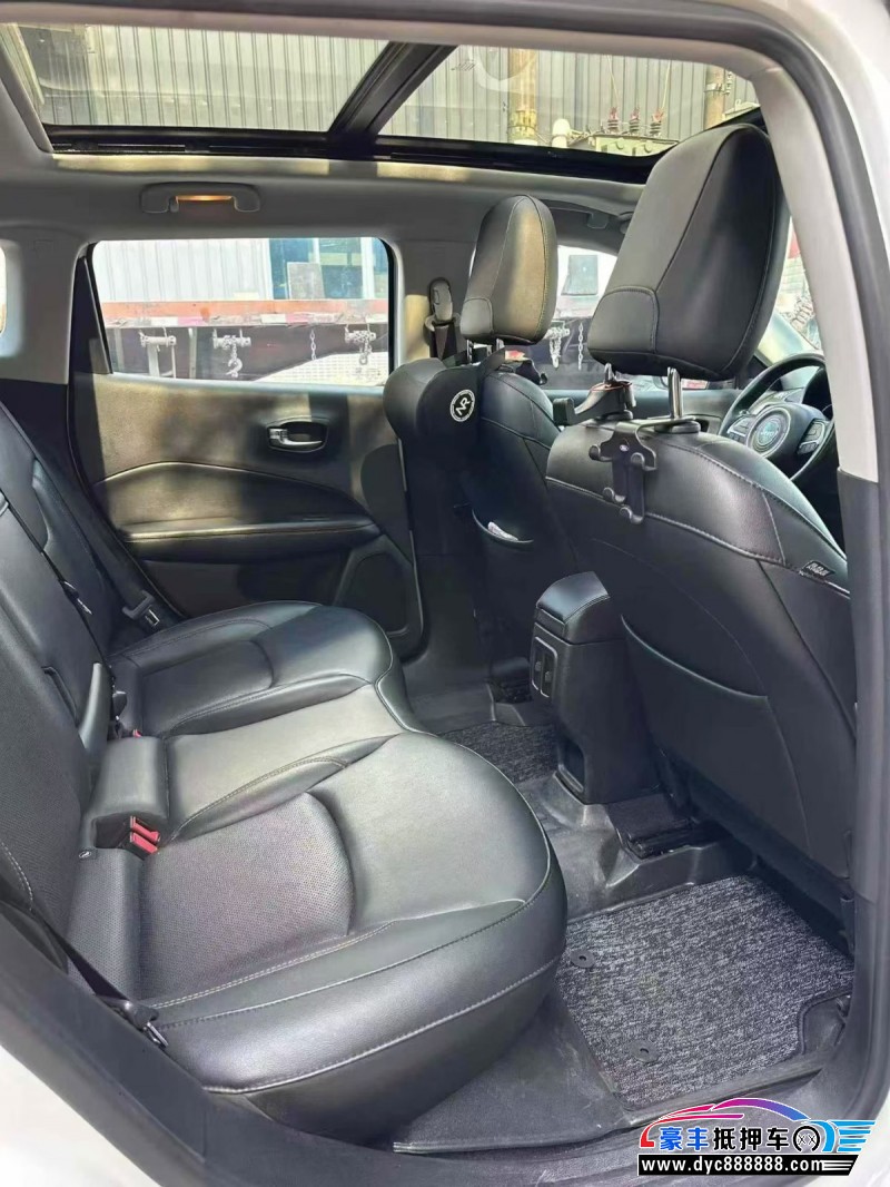 17年Jeep指南者轿车抵押车出售