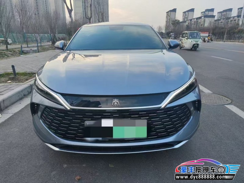 抵押车出售25年比亚迪秦轿车