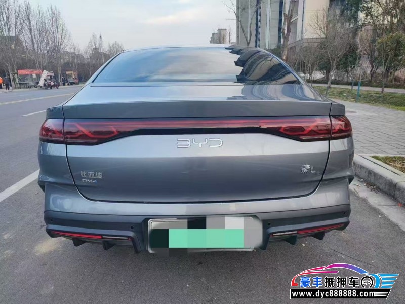 25年比亚迪秦轿车抵押车出售