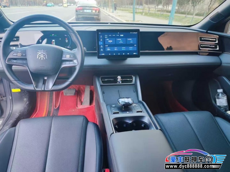 25年比亚迪秦轿车抵押车出售