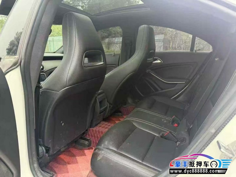 19年奔驰GLA轿车抵押车出售