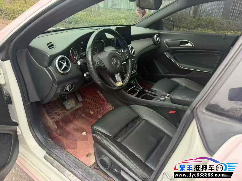 19年奔驰GLA轿车抵押车出售