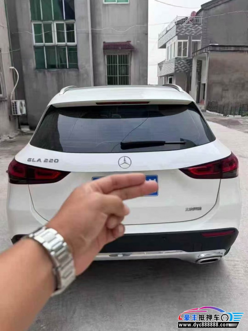24年奔驰GLA轿车抵押车出售