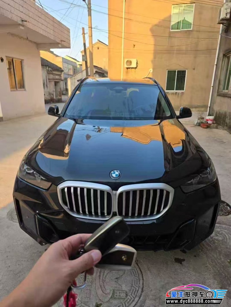 抵押车出售23年宝马X5轿车