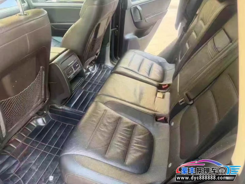 15年大众途锐轿车抵押车出售