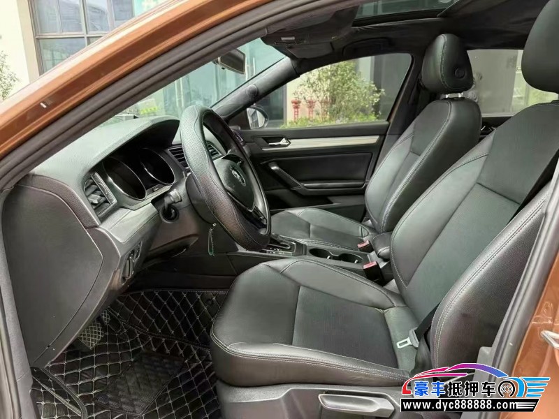 17年大众凌渡轿车抵押车出售