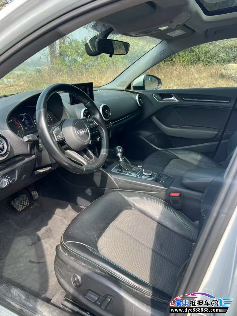 18年奥迪A3轿车抵押车出售
