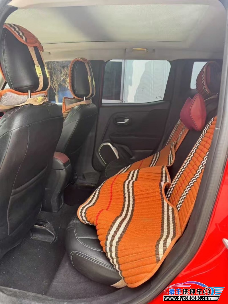 18年Jeep自由侠轿车抵押车出售