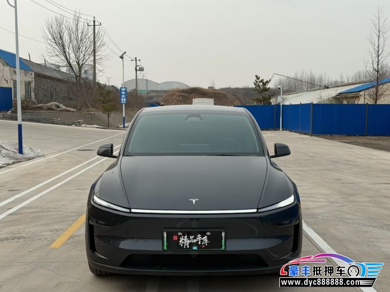 25年特斯拉Model Y轿车