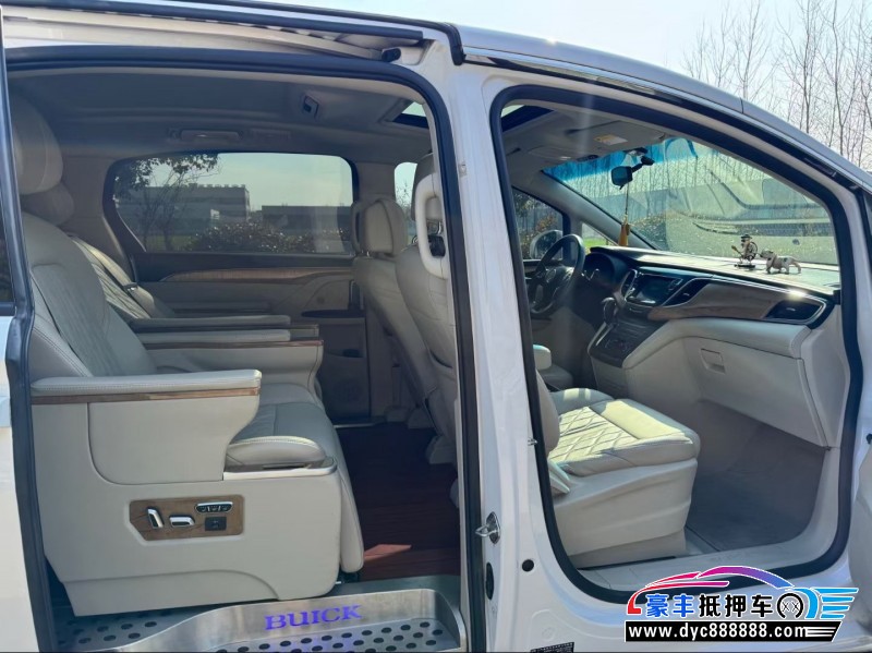 18年别克GL8轿车抵押车出售