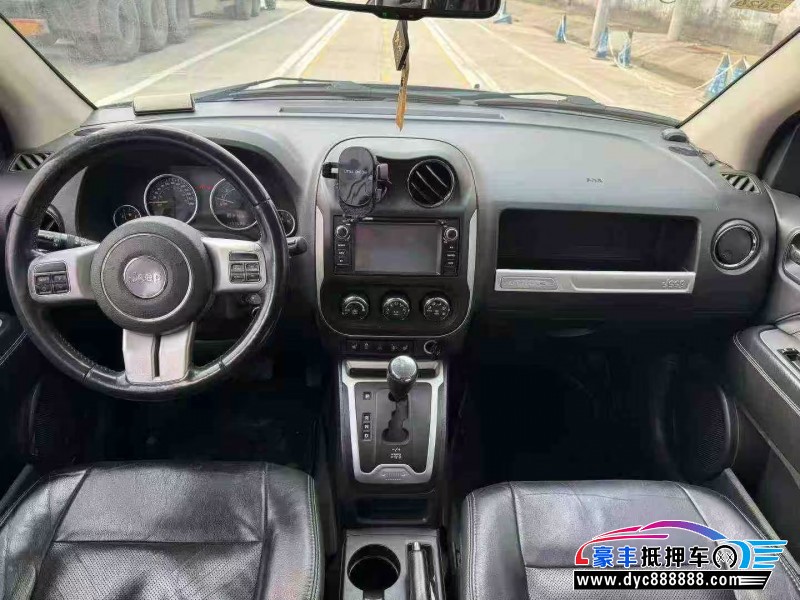 14年Jeep指南者轿车抵押车出售