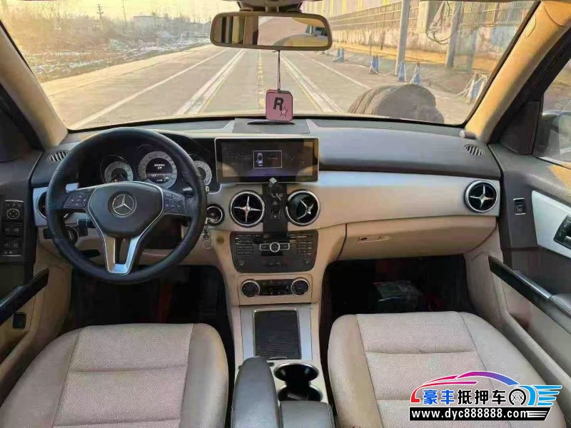 14年奔驰GLK轿车抵押车出售