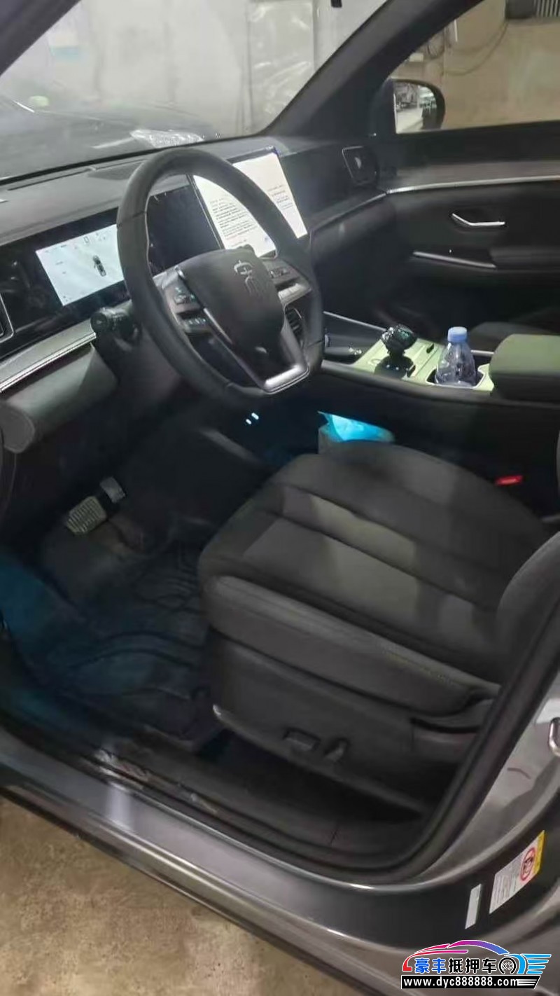 25年比亚迪宋轿车抵押车出售