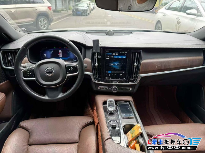 21年沃尔沃S90轿车抵押车出售