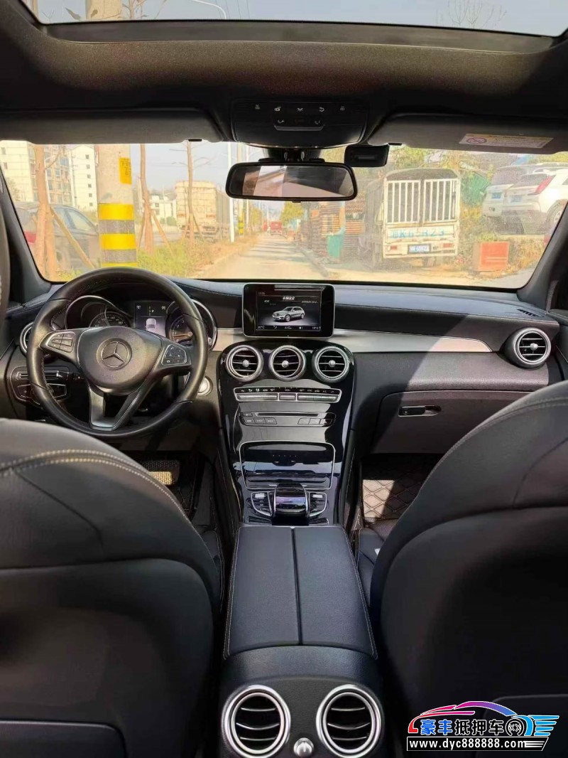 18年奔驰GLC轿车抵押车出售