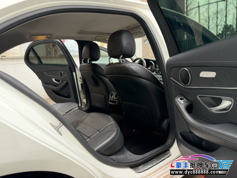 19年奔驰C轿车抵押车出售