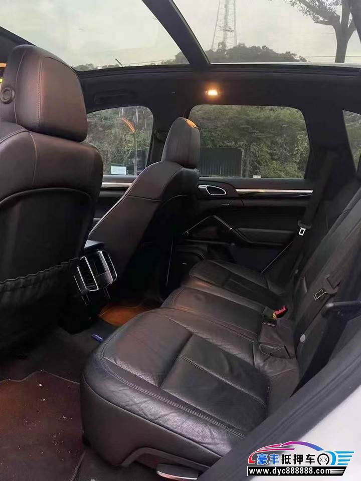 13年保时捷卡宴轿车抵押车出售