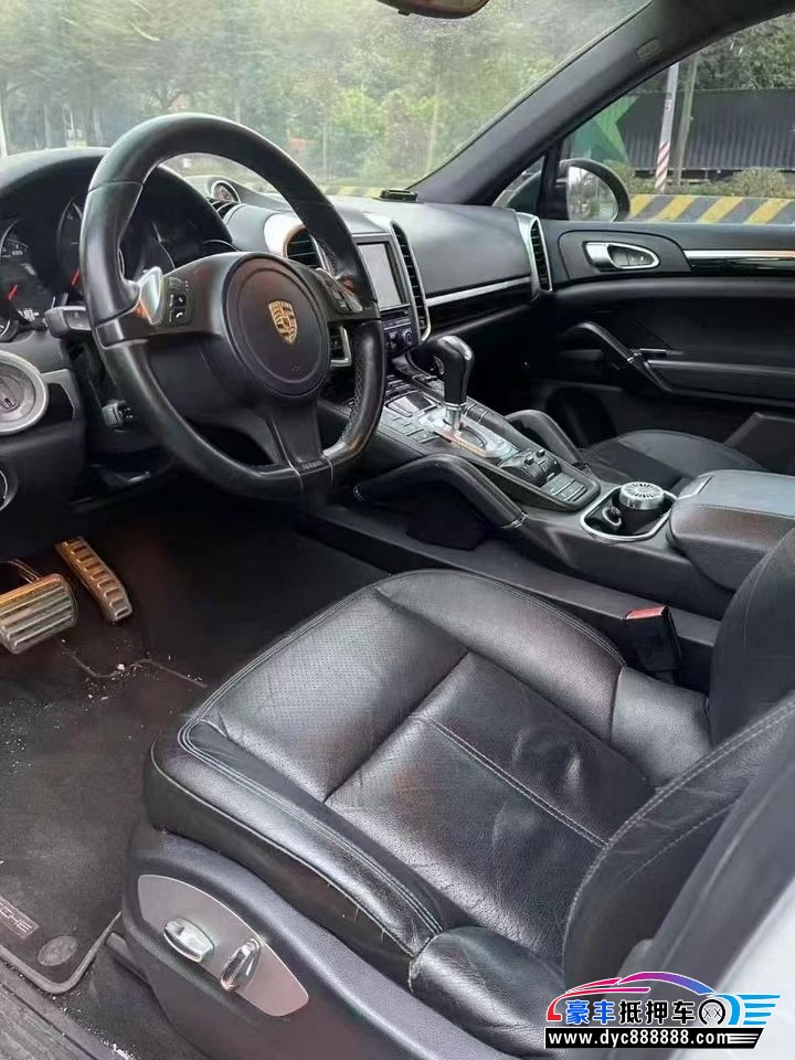 13年保时捷卡宴轿车抵押车出售