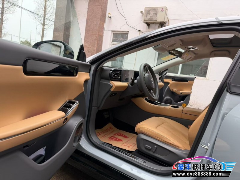 25年零跑c01轿车抵押车出售