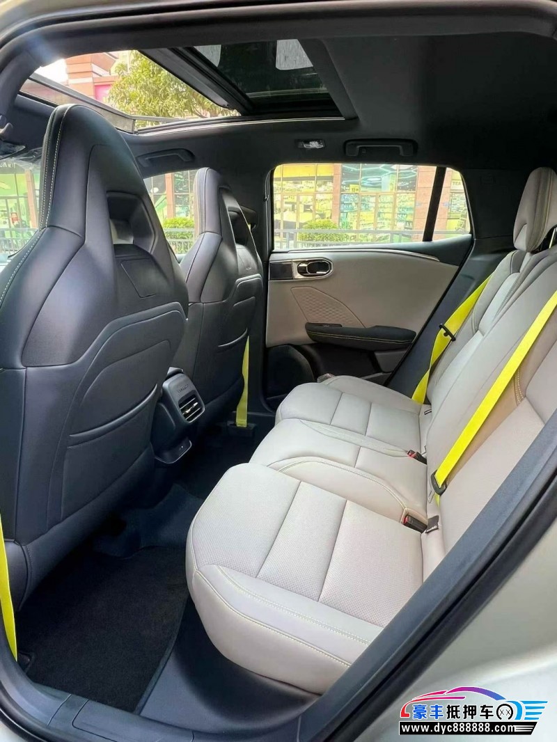 25年领克06轿车抵押车出售