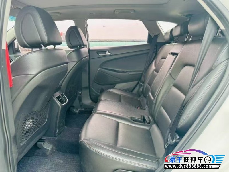 19年现代途胜轿车抵押车出售