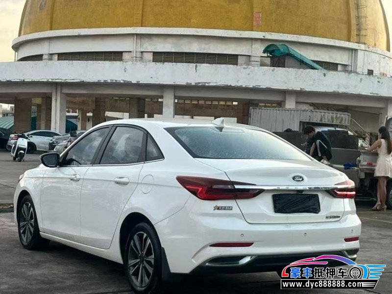 22年福特福睿斯轿车抵押车出售