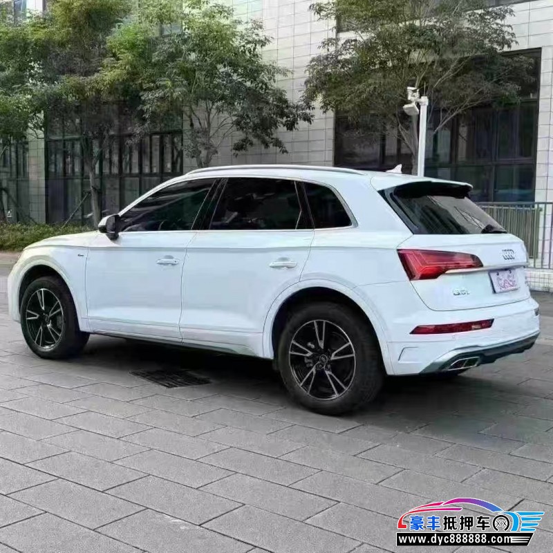 24年奥迪Q5轿车抵押车出售