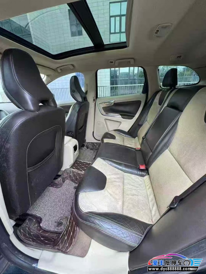 13年沃尔沃XC60轿车抵押车出售
