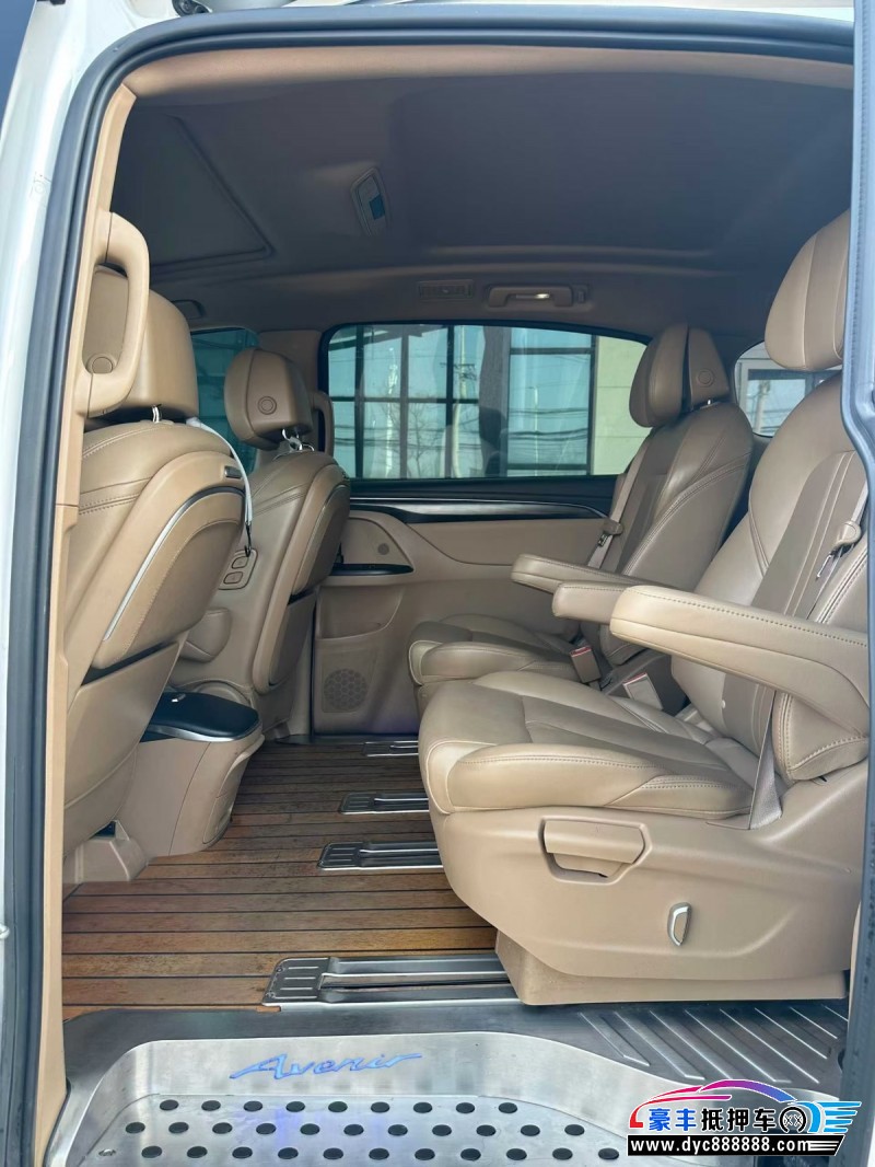 20年别克GL8轿车抵押车出售