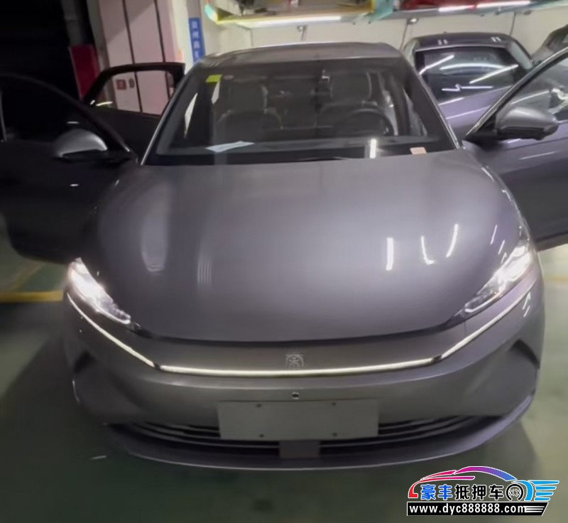 抵押车出售26年比亚迪秦轿车