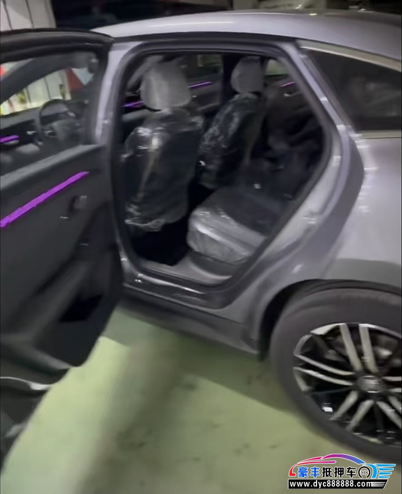 26年比亚迪秦轿车抵押车出售