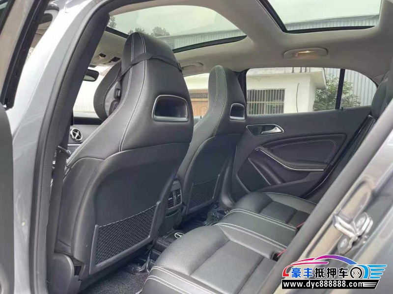 19年奔驰GLA轿车抵押车出售