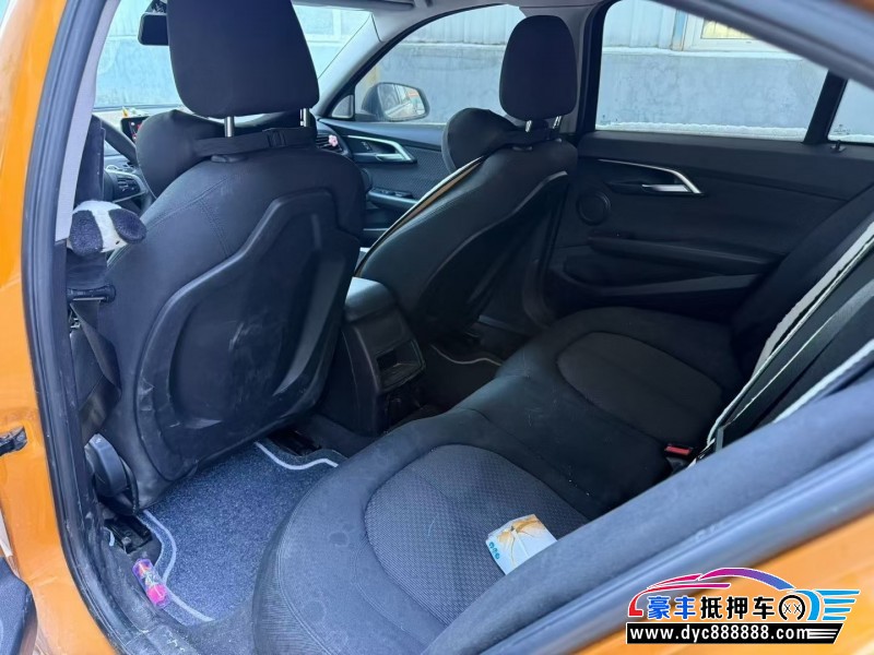 17年宝马1系轿车抵押车出售