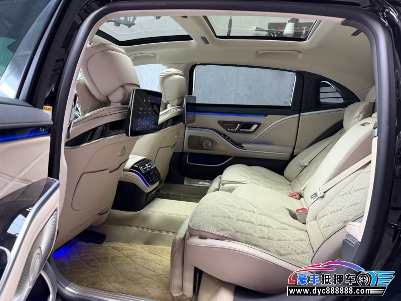 21年奔驰迈巴赫S级轿车抵押车出售