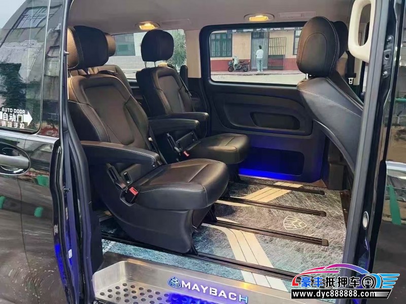 23年奔驰威霆轿车抵押车出售