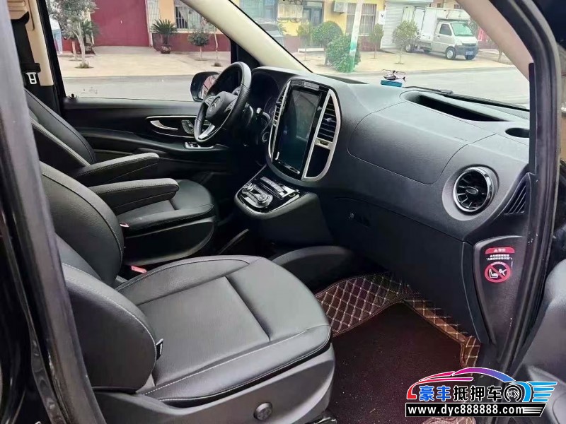 23年奔驰威霆轿车抵押车出售