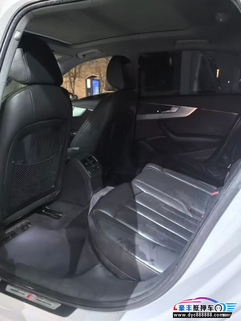 19年奥迪A4L轿车抵押车出售