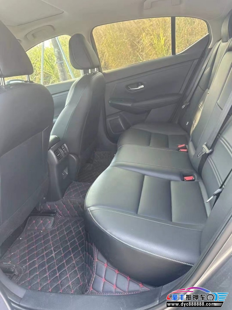 25年日产轩逸轿车抵押车出售