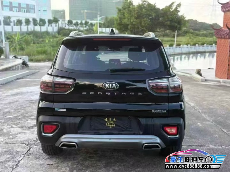 18年起亚智跑轿车抵押车出售