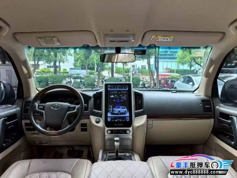18年丰田兰德酷路泽（陆巡）轿车抵押车出售