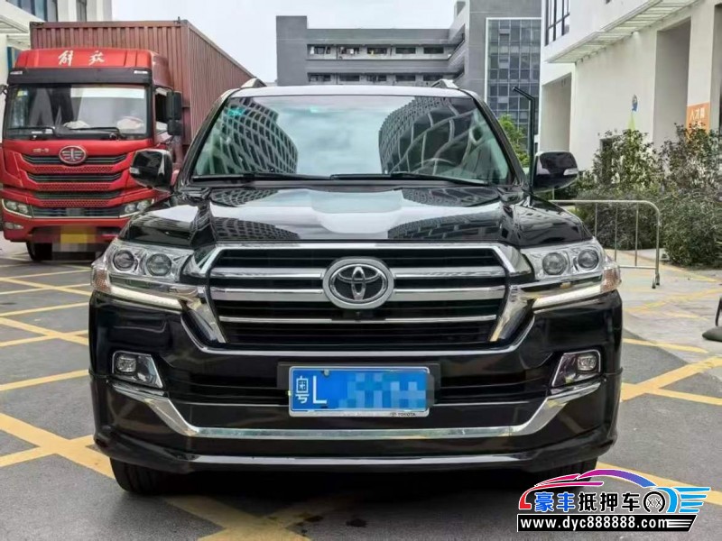 抵押车出售18年丰田兰德酷路泽（陆巡）轿车