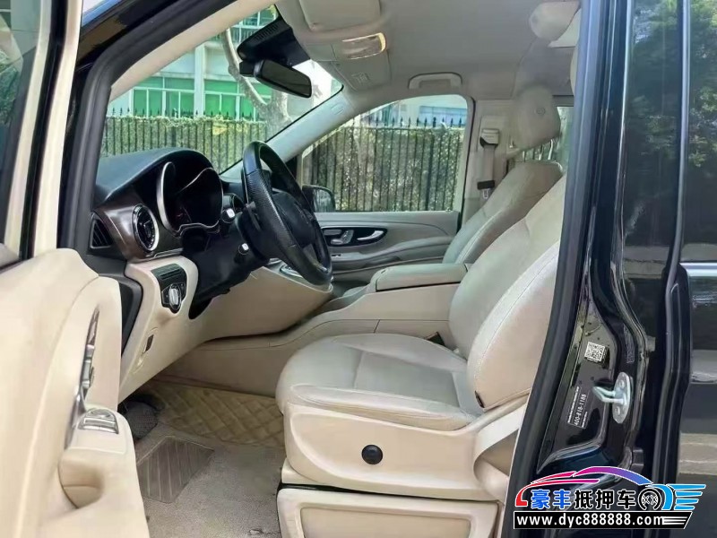 22年奔驰V轿车抵押车出售