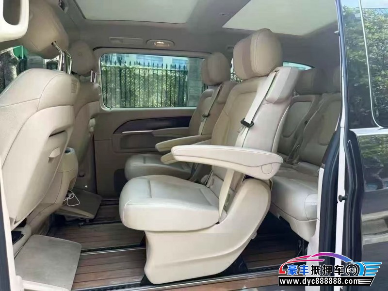 22年奔驰V轿车抵押车出售