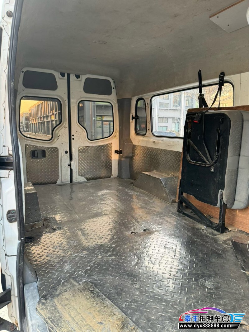 20年福田图雅诺轿车抵押车出售