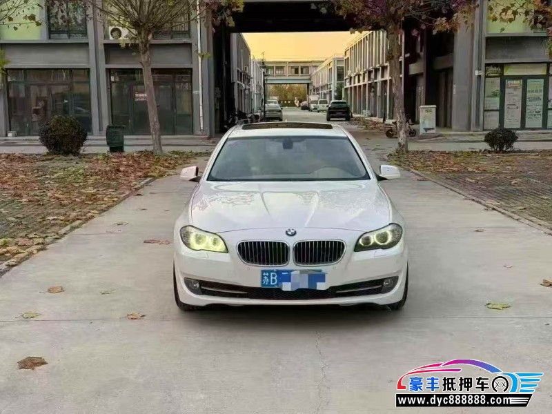 11年宝马5系轿车