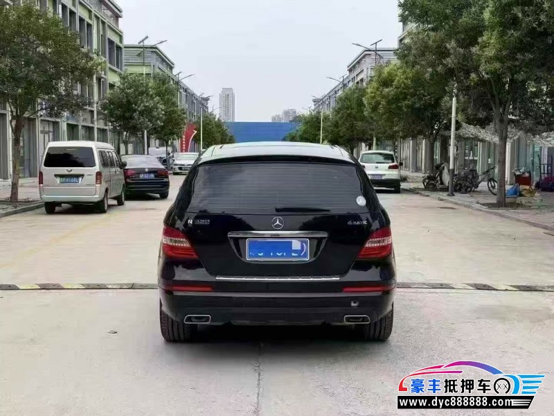 14年奔驰R轿车抵押车出售